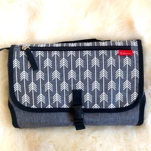 Lekebaby Diaper Bag/Pad NWOT